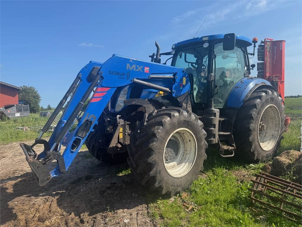 New Holland T7060TG - Tracteur agricole: photos 1 New Holland T7060TG - Tracteur agricole: photos 1