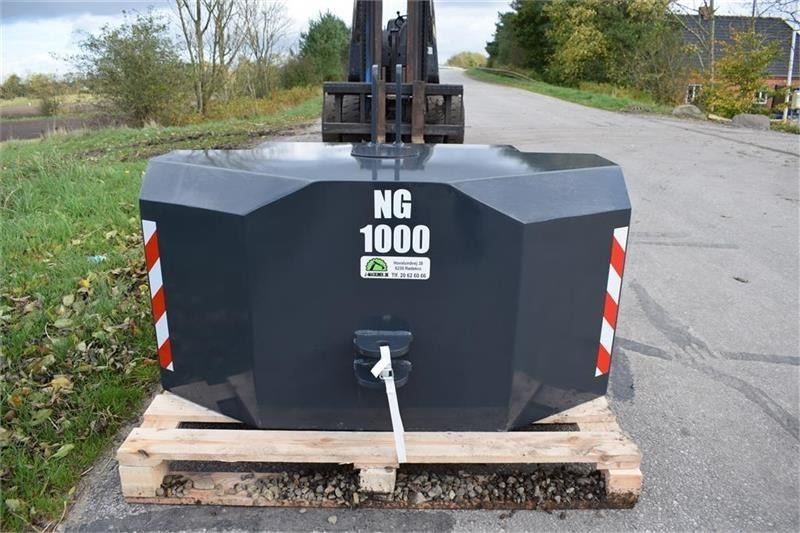 - - - 1000 kilo J-Maskiner - Contrepoids pour Machine agricole: photos 1 - - - 1000 kilo J-Maskiner - Contrepoids pour Machine agricole: photos 1