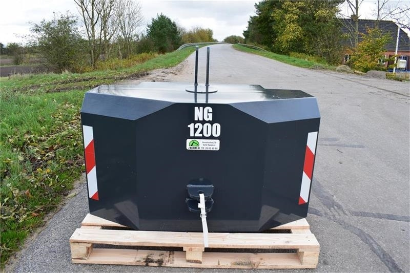 - - - 1200 kilo J-Maskiner - Contrepoids pour Machine agricole: photos 1 - - - 1200 kilo J-Maskiner - Contrepoids pour Machine agricole: photos 1