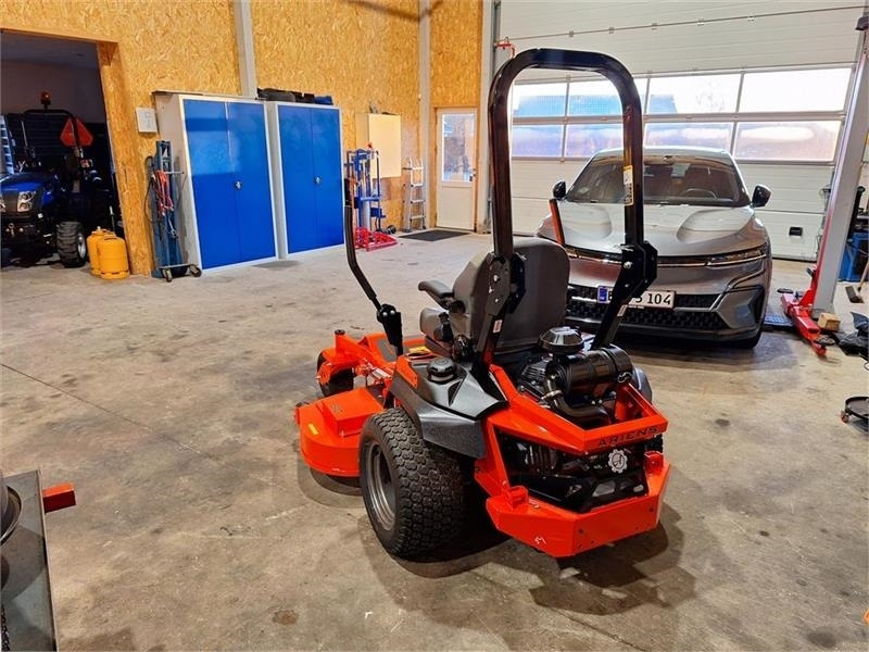 Ariens Zenith 60" SD - Tracteur communal: photos 3 Ariens Zenith 60" SD - Tracteur communal: photos 3