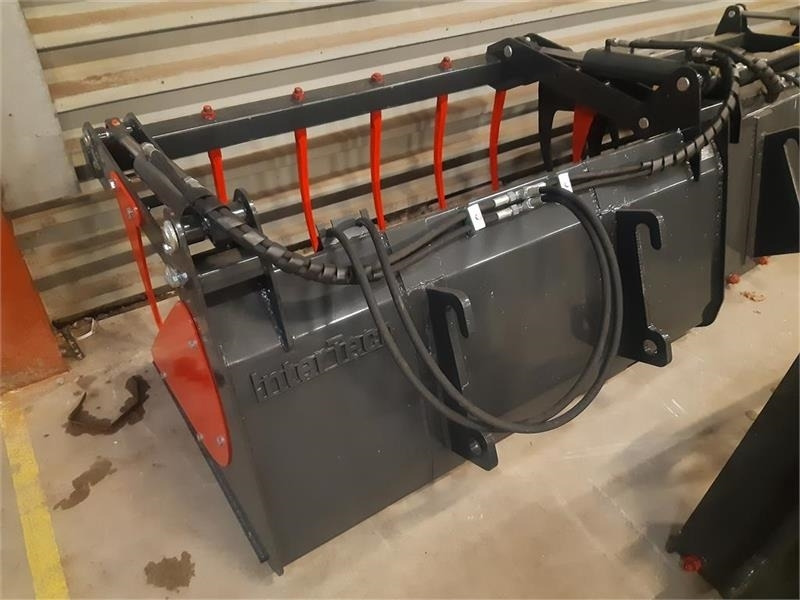 Eurotrac W11 - Godet pour chargeur: photos 3 Eurotrac W11 - Godet pour chargeur: photos 3