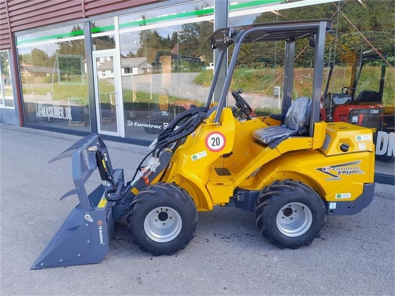 Eurotrac W11 TELESKOB - Valet de ferme: photos 1 Eurotrac W11 TELESKOB - Valet de ferme: photos 1