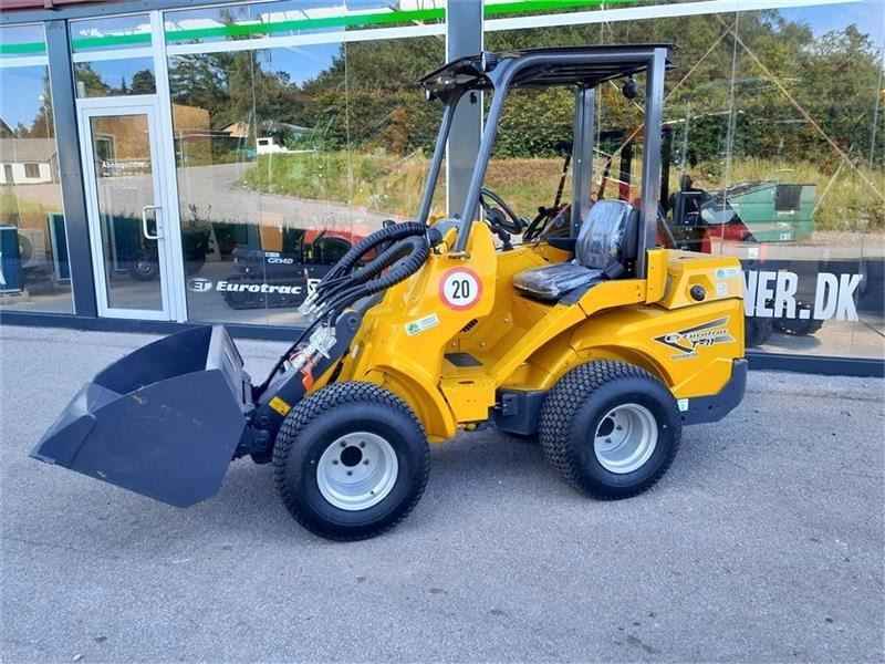 Eurotrac W11 TELESKOP - Chargeuse sur pneus télescopique: photos 1 Eurotrac W11 TELESKOP - Chargeuse sur pneus télescopique: photos 1