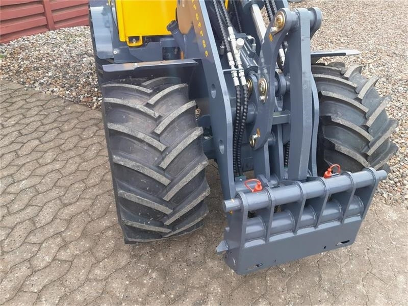Eurotrac W12S med førerhus, skovl og gafler  - Chargeuse sur pneus: photos 4 Eurotrac W12S med førerhus, skovl og gafler  - Chargeuse sur pneus: photos 4
