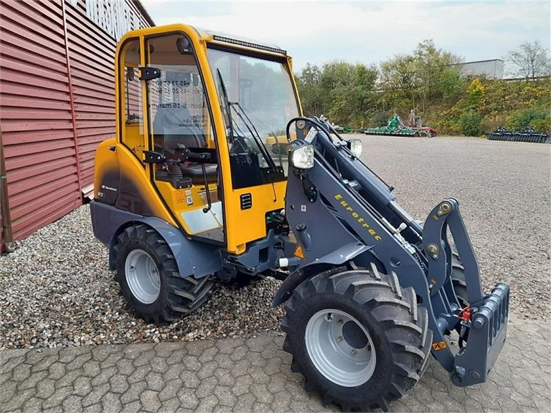 Eurotrac W12S med førerhus, skovl og gafler  - Chargeuse sur pneus: photos 3 Eurotrac W12S med førerhus, skovl og gafler  - Chargeuse sur pneus: photos 3