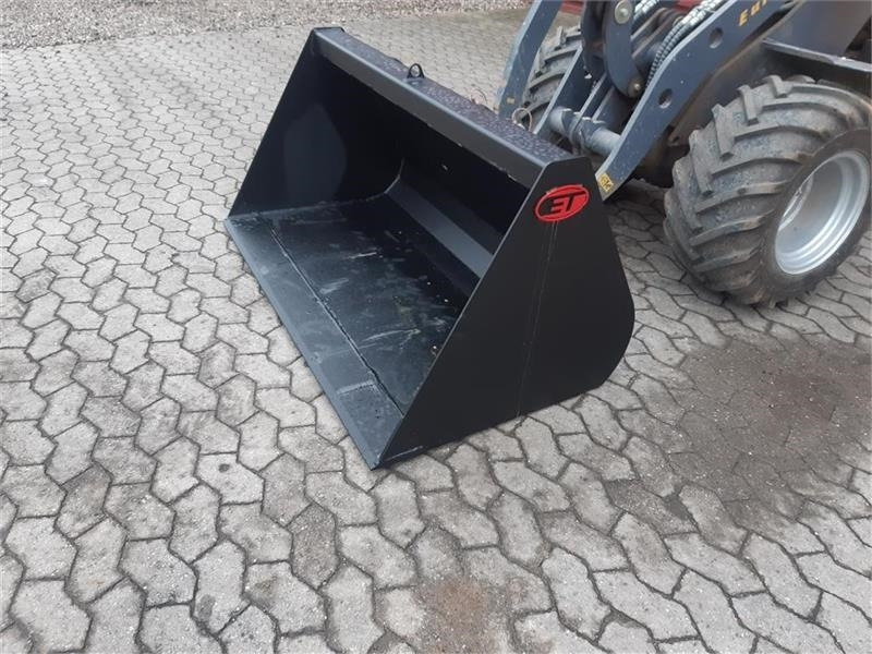 Eurotrac skovl - Godet pour chargeur pour Engins de chantier: photos 1 Eurotrac skovl - Godet pour chargeur pour Engins de chantier: photos 1