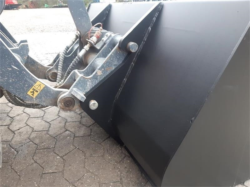 Eurotrac skovl - Godet pour chargeur pour Engins de chantier: photos 5 Eurotrac skovl - Godet pour chargeur pour Engins de chantier: photos 5