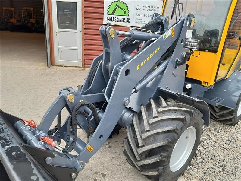 Eurotrac w13f - Valet de ferme: photos 3 Eurotrac w13f - Valet de ferme: photos 3