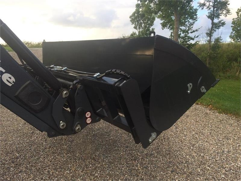 - - - J-Maskiner 2400 Højtipskovl - Godet pour Engins de chantier: photos 1 - - - J-Maskiner 2400 Højtipskovl - Godet pour Engins de chantier: photos 1