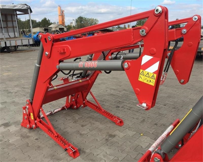 - - - J-Maskiner IT 1600 - Chargeur frontal pour tracteur: photos 4 - - - J-Maskiner IT 1600 - Chargeur frontal pour tracteur: photos 4