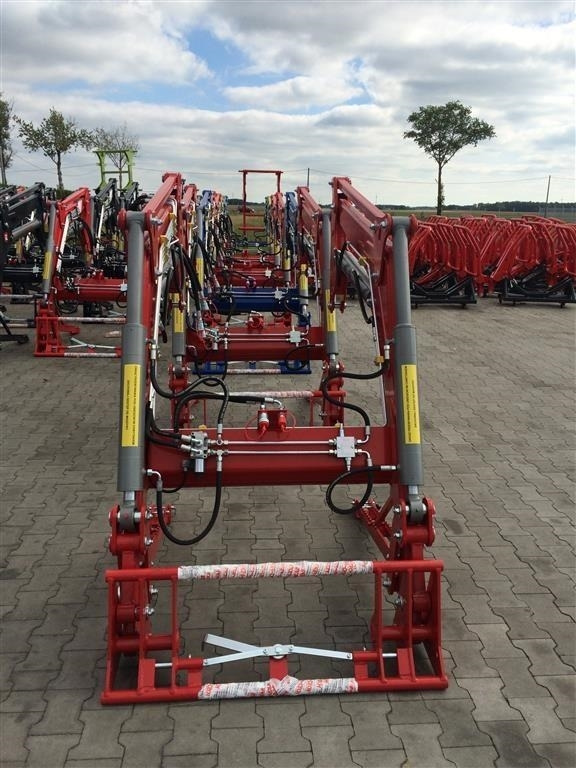 - - - J-Maskiner IT 1600 - Chargeur frontal pour tracteur: photos 2 - - - J-Maskiner IT 1600 - Chargeur frontal pour tracteur: photos 2