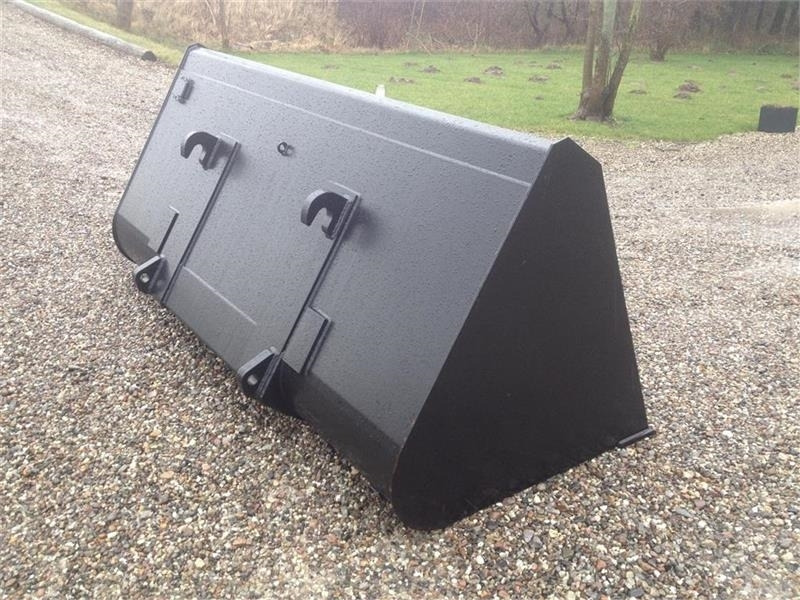 Manitou J-Maskiner Kornskovl - Chariot télescopique: photos 3 Manitou J-Maskiner Kornskovl - Chariot télescopique: photos 3