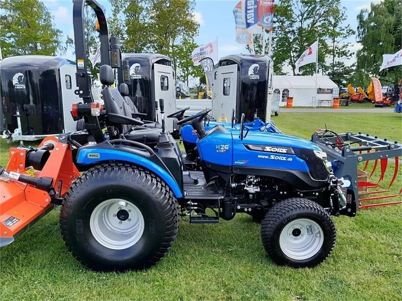 Solis 26 hst frontlift - Tracteur communal: photos 3 Solis 26 hst frontlift - Tracteur communal: photos 3