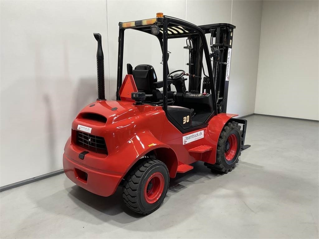 Hangcha CPCD30-XW43E-RT - Chariot tout terrain: photos 2 Hangcha CPCD30-XW43E-RT - Chariot tout terrain: photos 2