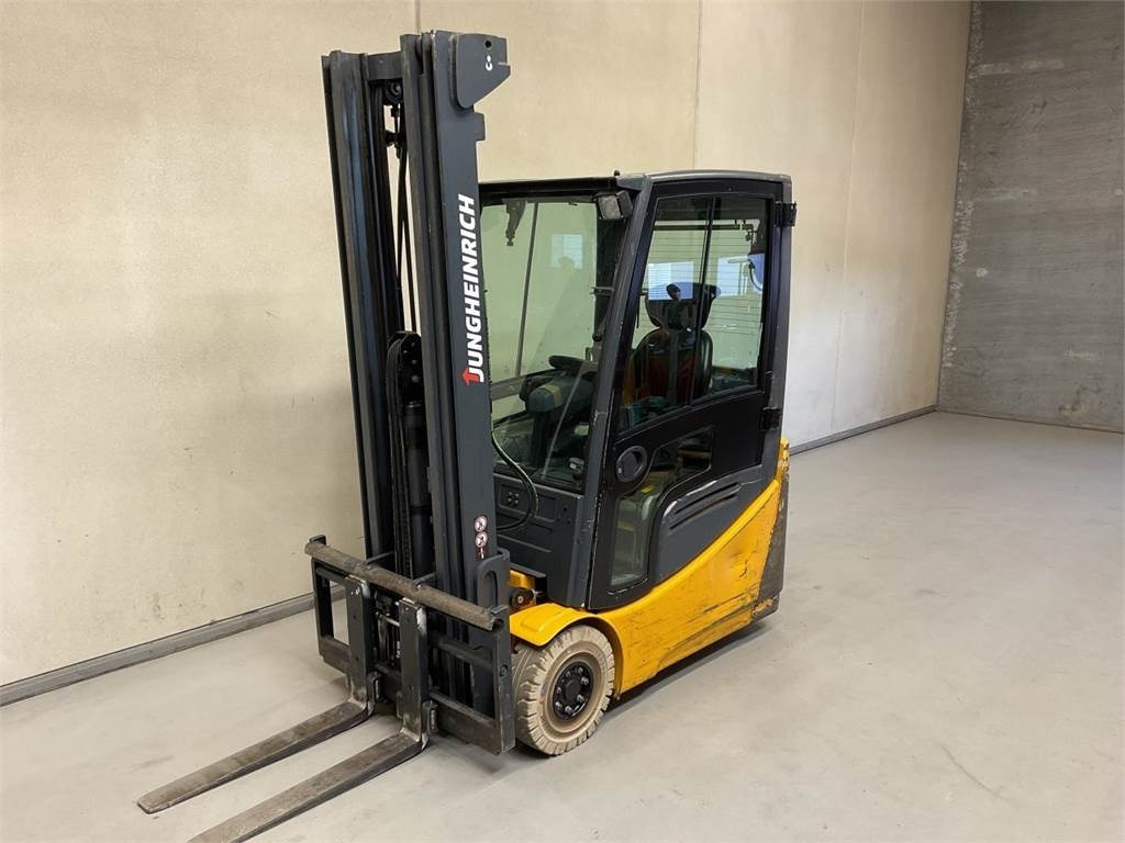 Jungheinrich EFG 216 - Chariot élévateur électrique: photos 4 Jungheinrich EFG 216 - Chariot élévateur électrique: photos 4