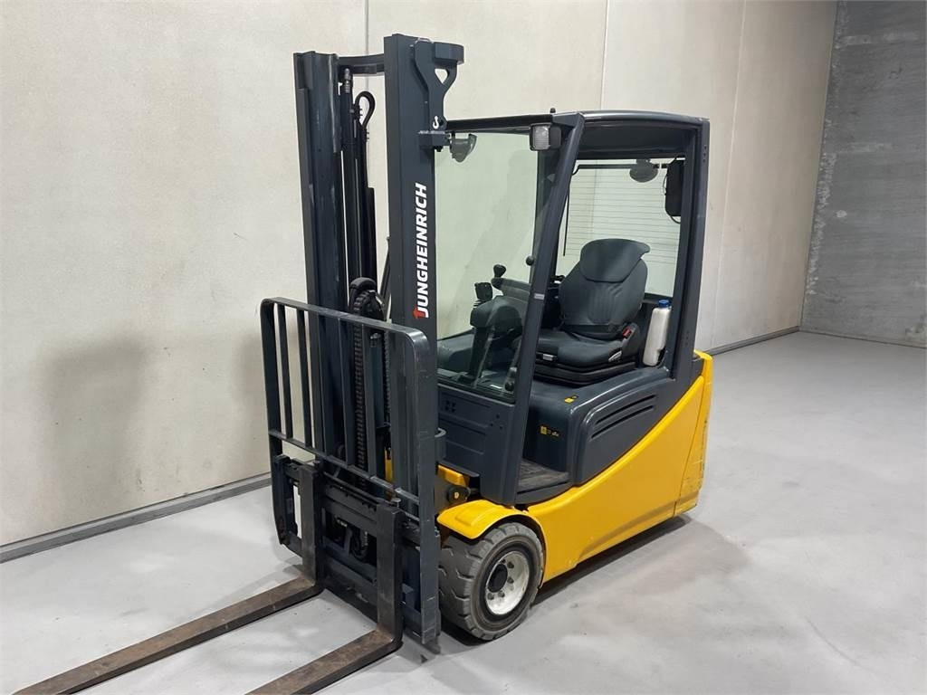 Jungheinrich EFG 220 SP 330ZZ - Chariot élévateur électrique: photos 4 Jungheinrich EFG 220 SP 330ZZ - Chariot élévateur électrique: photos 4