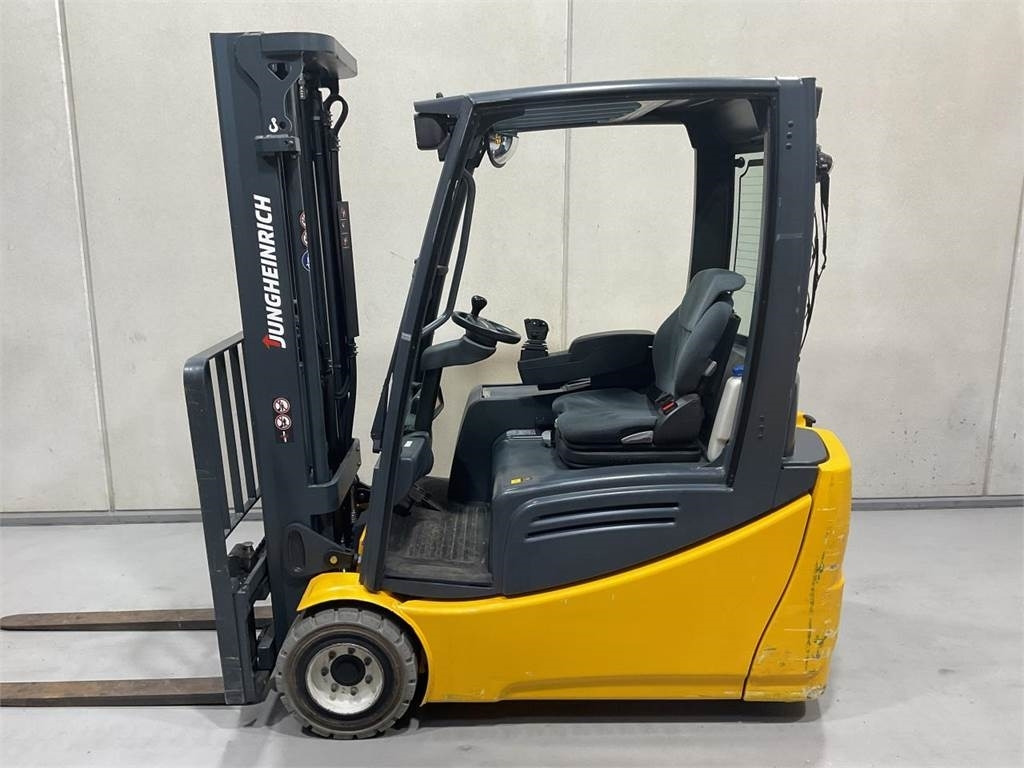 Jungheinrich EFG 220 SP 330ZZ - Chariot élévateur électrique: photos 3 Jungheinrich EFG 220 SP 330ZZ - Chariot élévateur électrique: photos 3