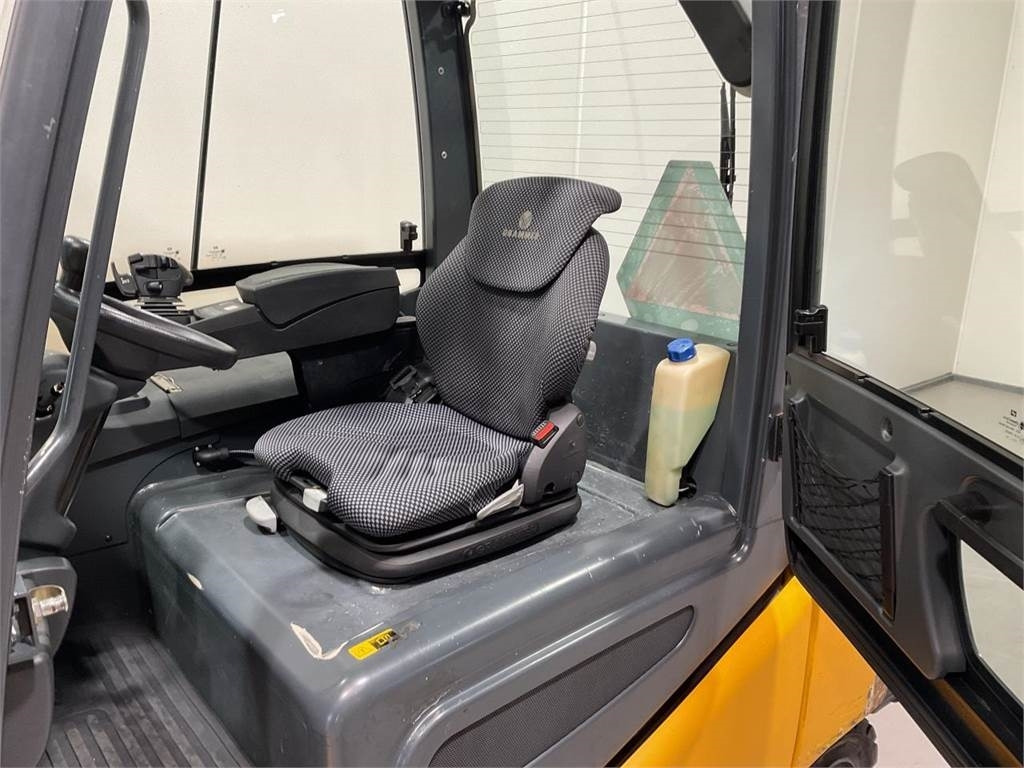 Jungheinrich EFG 535KS - Chariot élévateur électrique: photos 5 Jungheinrich EFG 535KS - Chariot élévateur électrique: photos 5