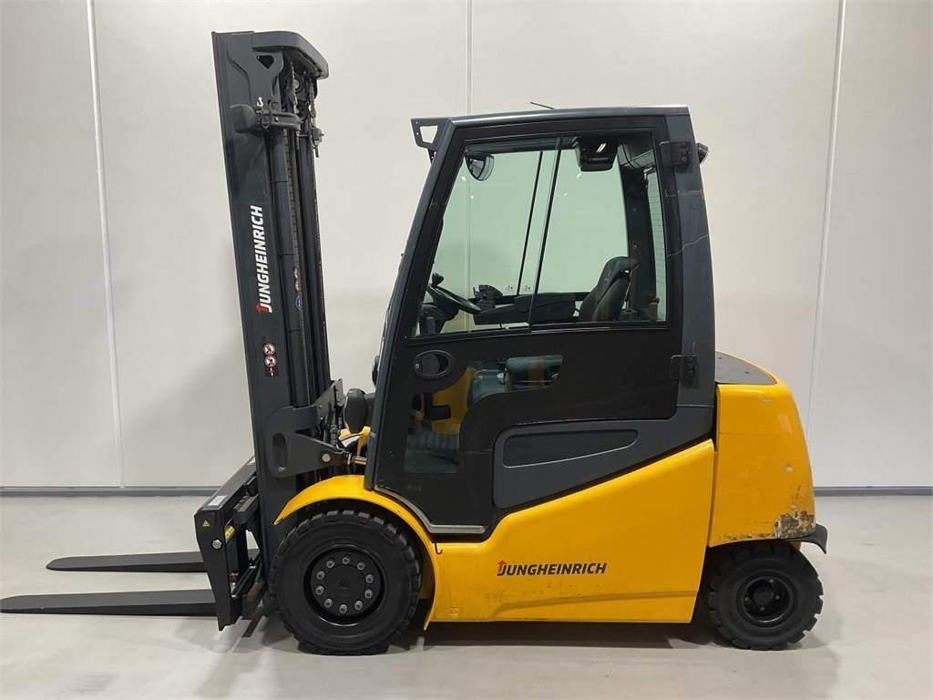 Jungheinrich EFG 535KS - Chariot élévateur électrique: photos 3 Jungheinrich EFG 535KS - Chariot élévateur électrique: photos 3