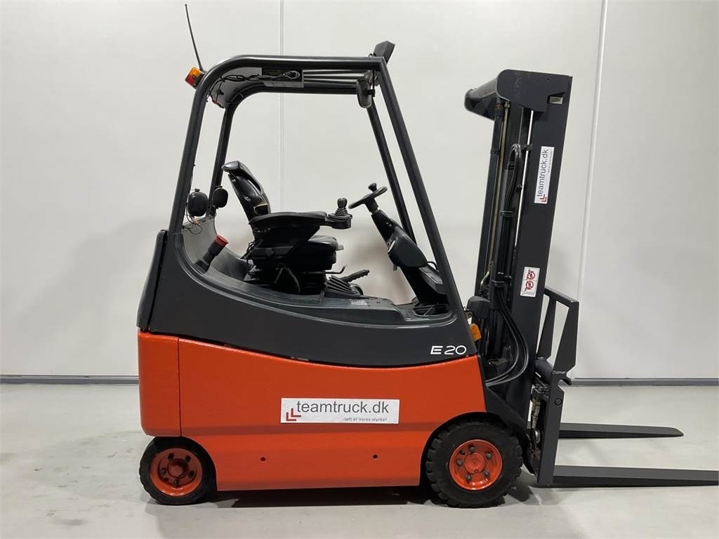 Linde E20 - Chariot élévateur électrique: photos 1 Linde E20 - Chariot élévateur électrique: photos 1