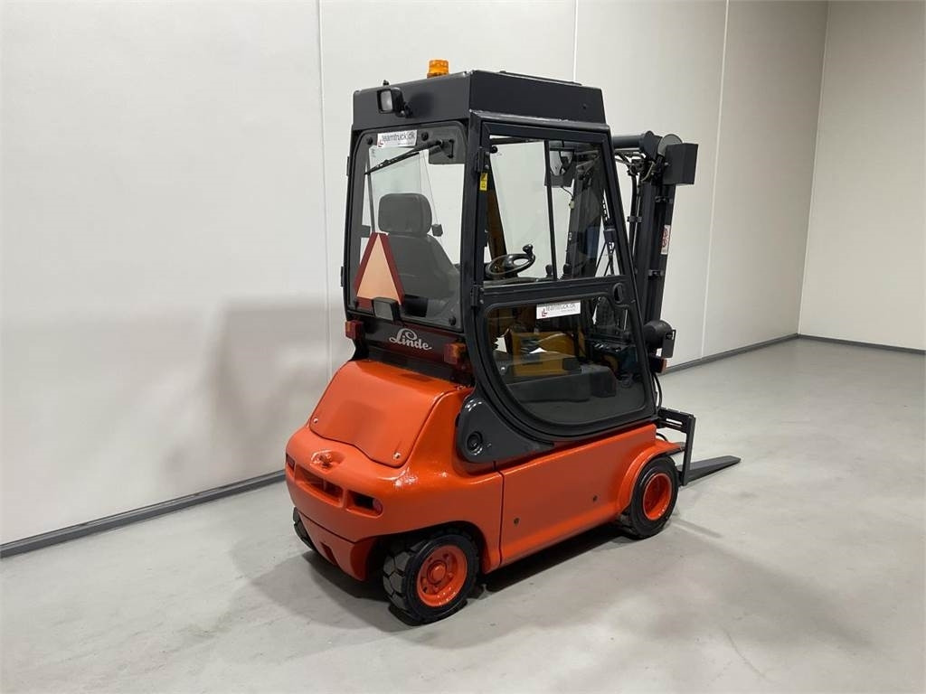 Linde E20P-02 - Chariot élévateur électrique: photos 2 Linde E20P-02 - Chariot élévateur électrique: photos 2