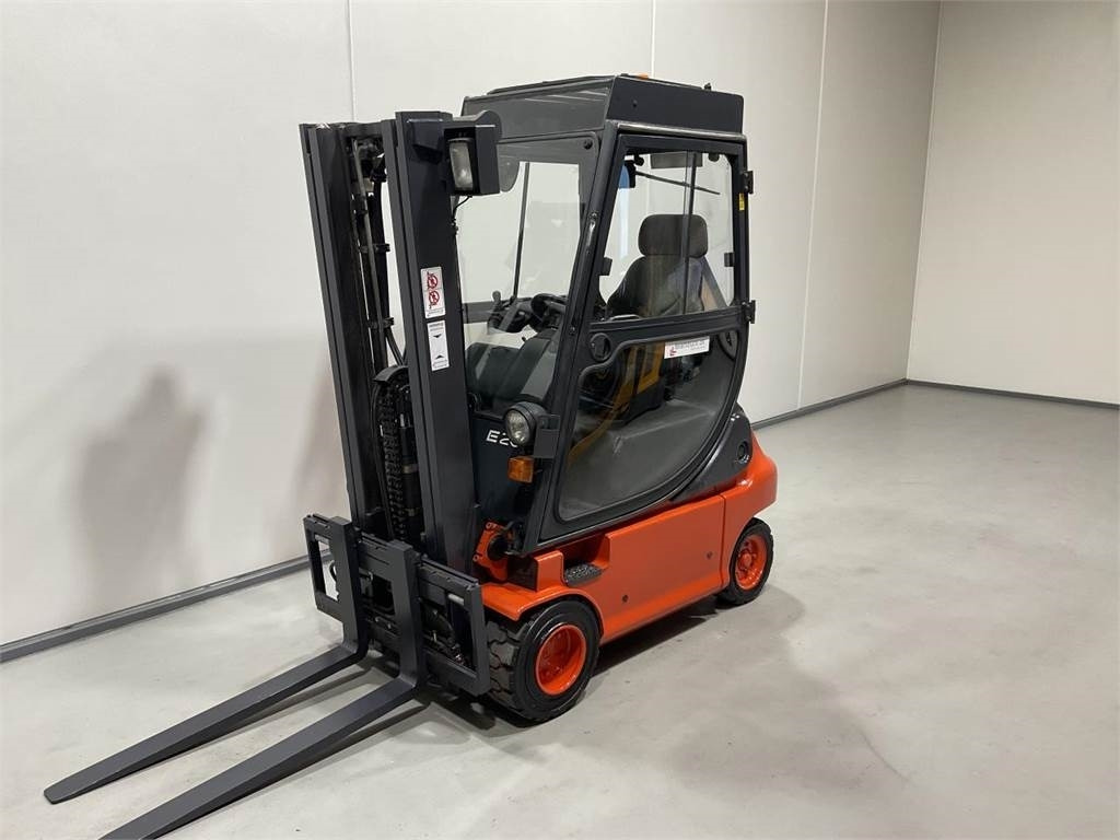 Linde E20P-02 - Chariot élévateur électrique: photos 4 Linde E20P-02 - Chariot élévateur électrique: photos 4