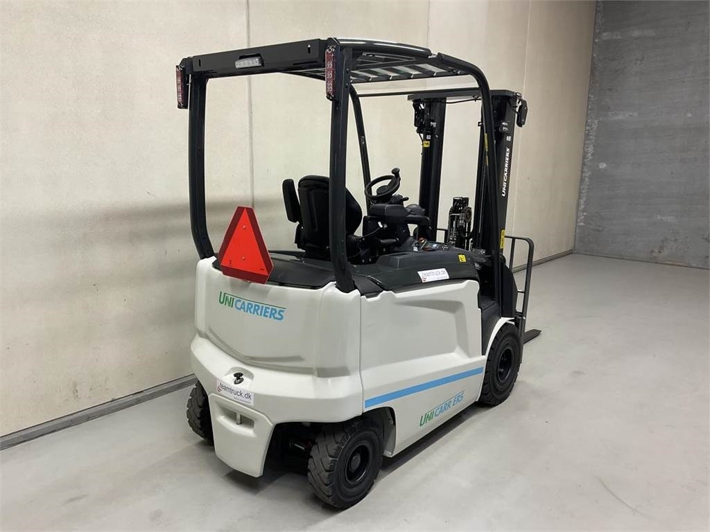 UniCarriers MX 25 - Chariot élévateur électrique: photos 2 UniCarriers MX 25 - Chariot élévateur électrique: photos 2