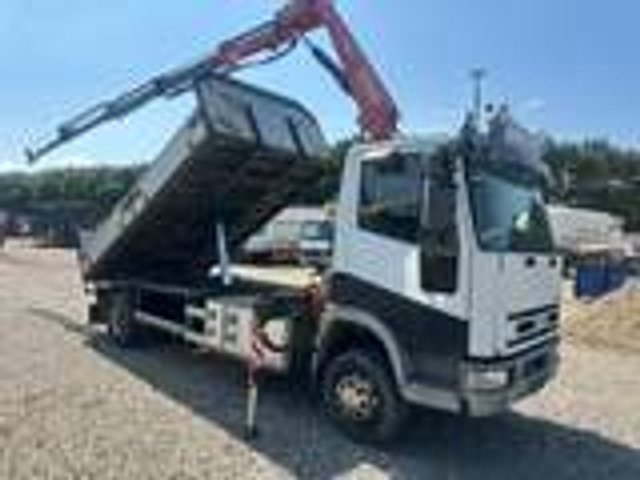 Iveco Eurocargo 120 EL 210hp / Fassi 80A Year 2012 + Tip - Camion grue: photos 1 Iveco Eurocargo 120 EL 210hp / Fassi 80A Year 2012 + Tip - Camion grue: photos 1