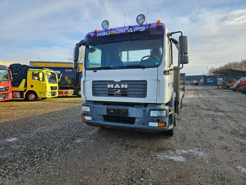 MAN TGM 15.280 // Machinetransport // Autotransporter - Remorqueuse: photos 2 MAN TGM 15.280 // Machinetransport // Autotransporter - Remorqueuse: photos 2