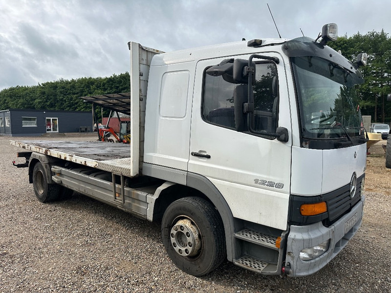 Mercedes-Benz Atego 1228 4x2 - Camion plateau: photos 2 Mercedes-Benz Atego 1228 4x2 - Camion plateau: photos 2