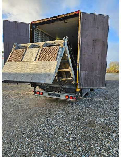 Montracon Racing// machinetrailer // Living area - Semi-remorque surbaissé: photos 2 Montracon Racing// machinetrailer // Living area - Semi-remorque surbaissé: photos 2
