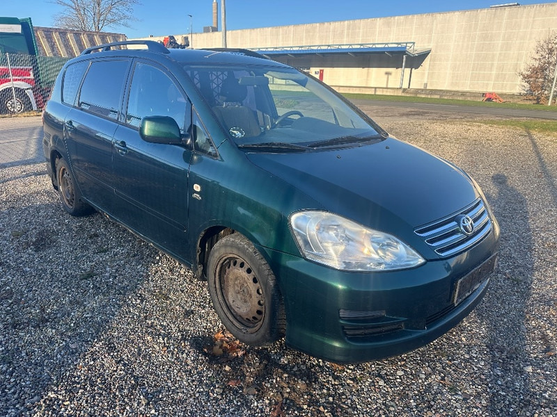 Toyota Avensis Verso 2.0D Sportsvan - Fourgon: photos 2 Toyota Avensis Verso 2.0D Sportsvan - Fourgon: photos 2