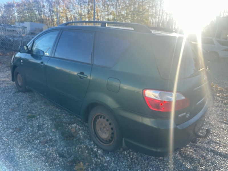 Toyota Avensis Verso 2.0D Sportsvan - Fourgon: photos 5 Toyota Avensis Verso 2.0D Sportsvan - Fourgon: photos 5