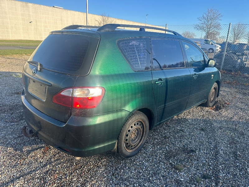 Toyota Avensis Verso 2.0D Sportsvan - Fourgon: photos 4 Toyota Avensis Verso 2.0D Sportsvan - Fourgon: photos 4