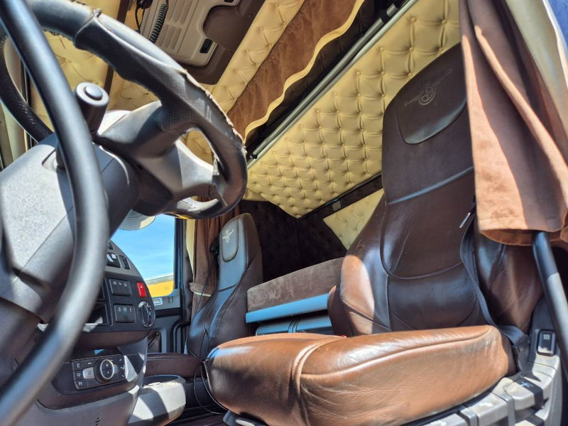 Tracteur routier DAF XF 530 // Big Hydraulic // special interior: photos 12