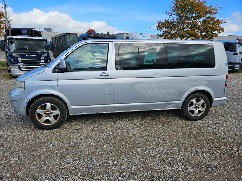 Volkswagen Caravelle 2,5 TDi 130 lang 10prs 5d - Voiture: photos 2 Volkswagen Caravelle 2,5 TDi 130 lang 10prs 5d - Voiture: photos 2