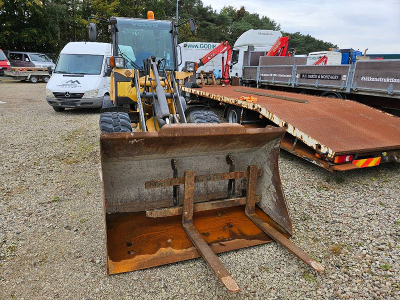 Volvo L 20 B - P//Forks + Bucket // - Chargeuse sur pneus: photos 2 Volvo L 20 B - P//Forks + Bucket // - Chargeuse sur pneus: photos 2