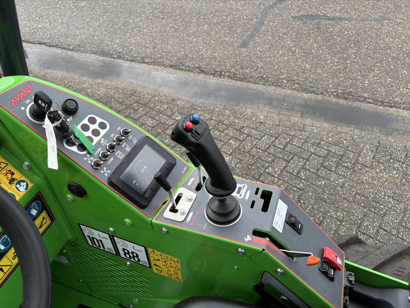Avant 855i TDL 1900 kg 3.5 mtr - Chargeuse sur pneus: photos 3 Avant 855i TDL 1900 kg 3.5 mtr - Chargeuse sur pneus: photos 3