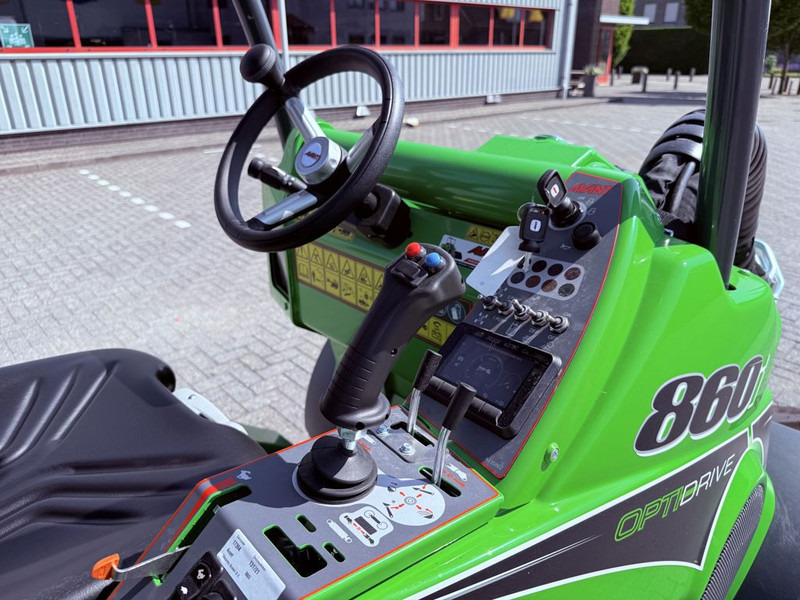 Chargeuse sur pneus neuf Avant 860i TDL + 1900kg 3.5 mtr 30km/h: photos 11