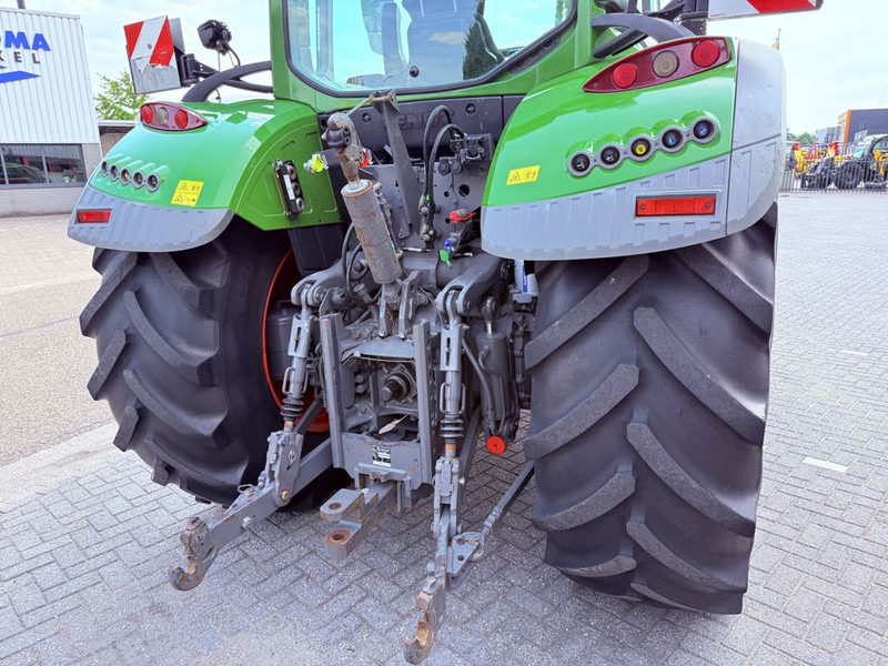 Fendt 718 Vario PowerPlus ONE - Tracteur agricole: photos 4 Fendt 718 Vario PowerPlus ONE - Tracteur agricole: photos 4