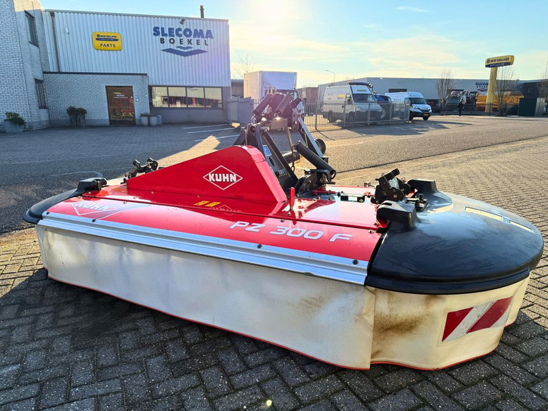 Kuhn PZ300F Frontmaaier - Faucheuse: photos 1 Kuhn PZ300F Frontmaaier - Faucheuse: photos 1