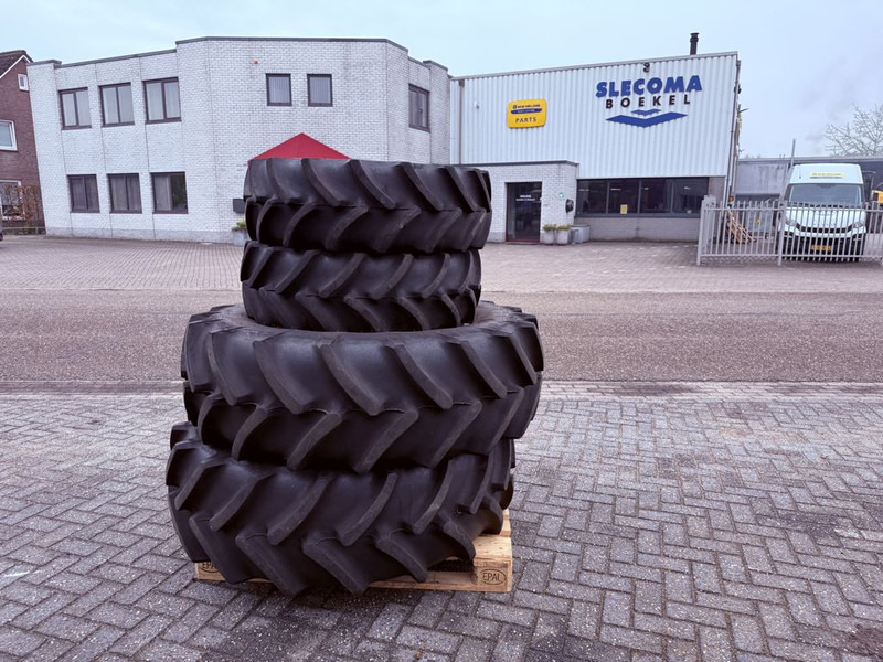Mitas 420/70R30 & 300/70R20 Compl wheel - Pneus et jantes: photos 5 Mitas 420/70R30 & 300/70R20 Compl wheel - Pneus et jantes: photos 5