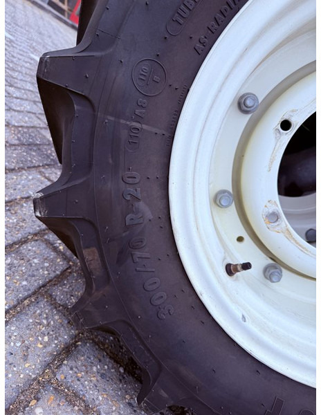 Mitas 420/70R30 & 300/70R20 Compl wheel - Pneus et jantes: photos 4 Mitas 420/70R30 & 300/70R20 Compl wheel - Pneus et jantes: photos 4