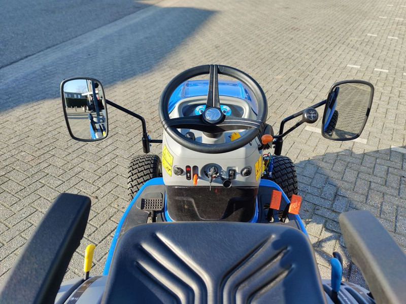 New Holland BOOMER 25 Tractor Compact - Micro tracteur: photos 5 New Holland BOOMER 25 Tractor Compact - Micro tracteur: photos 5