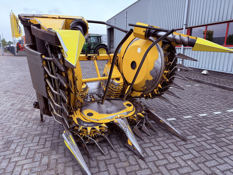 New Holland FI430 6 row header - Matériel de récolte: photos 2 New Holland FI430 6 row header - Matériel de récolte: photos 2