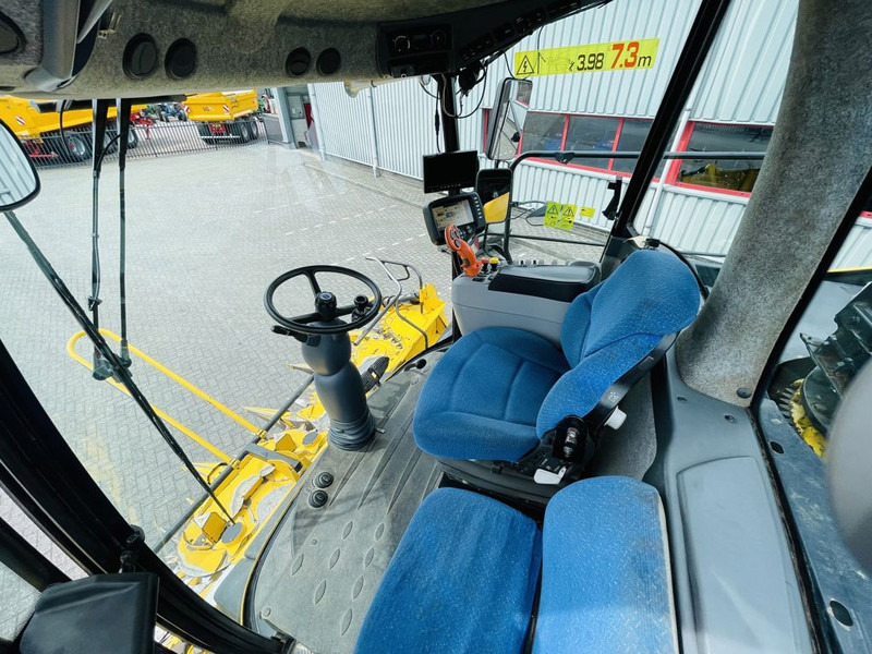 New Holland FR9050 - Ensileuse: photos 4 New Holland FR9050 - Ensileuse: photos 4
