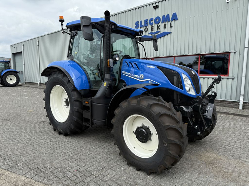New Holland T6.145 AC STAGE V - Tracteur agricole: photos 4 New Holland T6.145 AC STAGE V - Tracteur agricole: photos 4