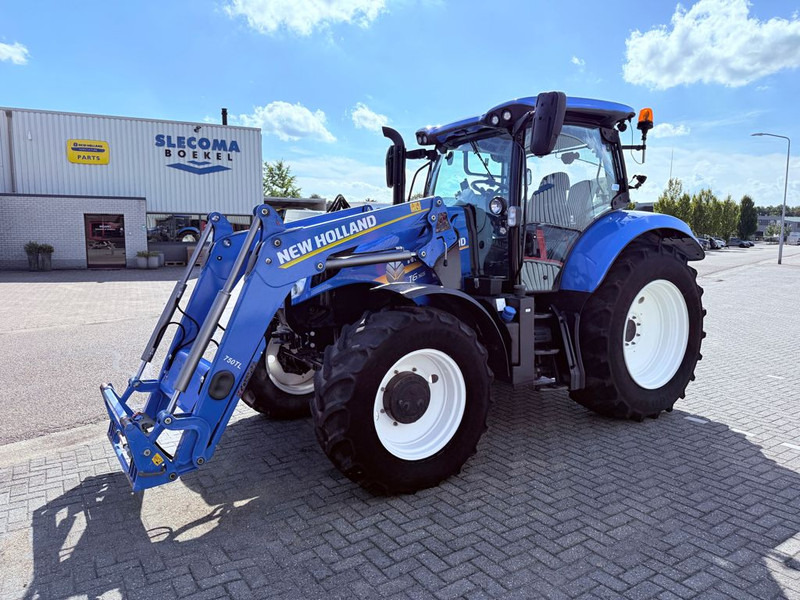 New Holland T6.165 AC + TL750 Voorlader - Tracteur agricole: photos 1 New Holland T6.165 AC + TL750 Voorlader - Tracteur agricole: photos 1