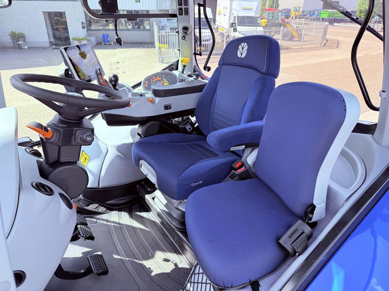 New Holland T6.180 AC Fronthef, - Tracteur agricole: photos 4 New Holland T6.180 AC Fronthef, - Tracteur agricole: photos 4