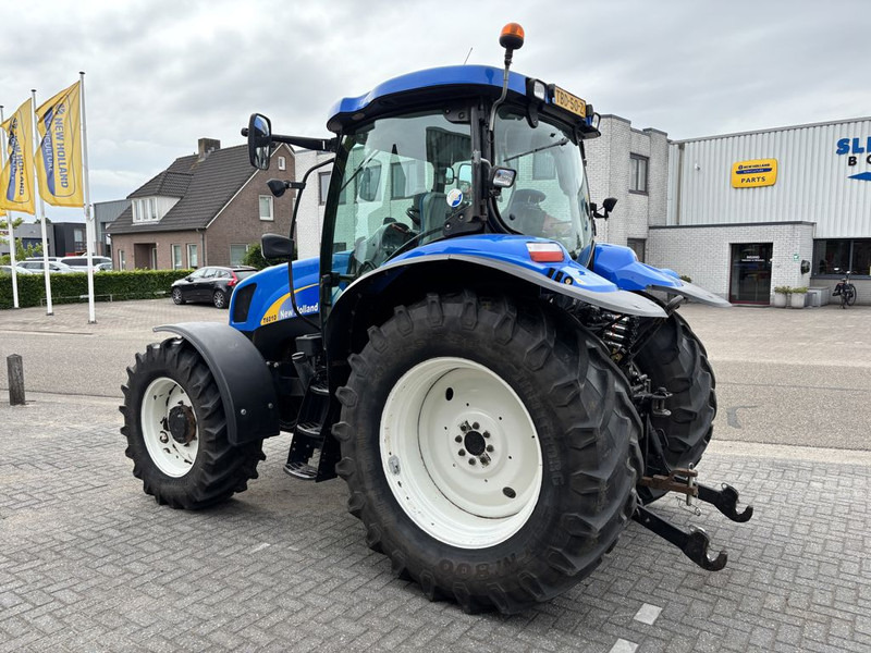 New Holland T6010 Plus Supersteer - Tracteur agricole: photos 2 New Holland T6010 Plus Supersteer - Tracteur agricole: photos 2